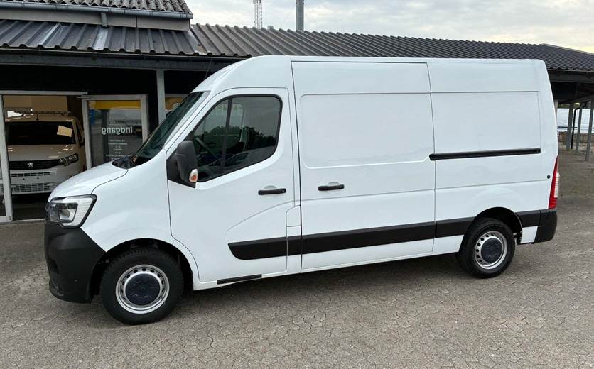 Renault Master IV T33 2,3 dCi 150 L2H2 Kassevogn