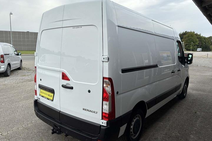 Hvid Renault Master IV T33 fra 2021
