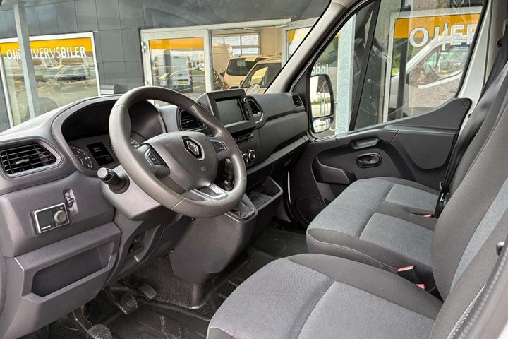 Hvid Renault Master IV T33 fra 2021