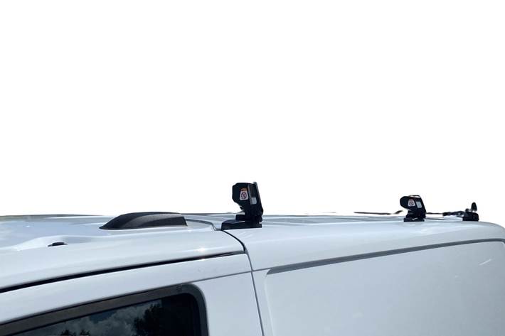 Hvid Ford Transit Custom fra 2025