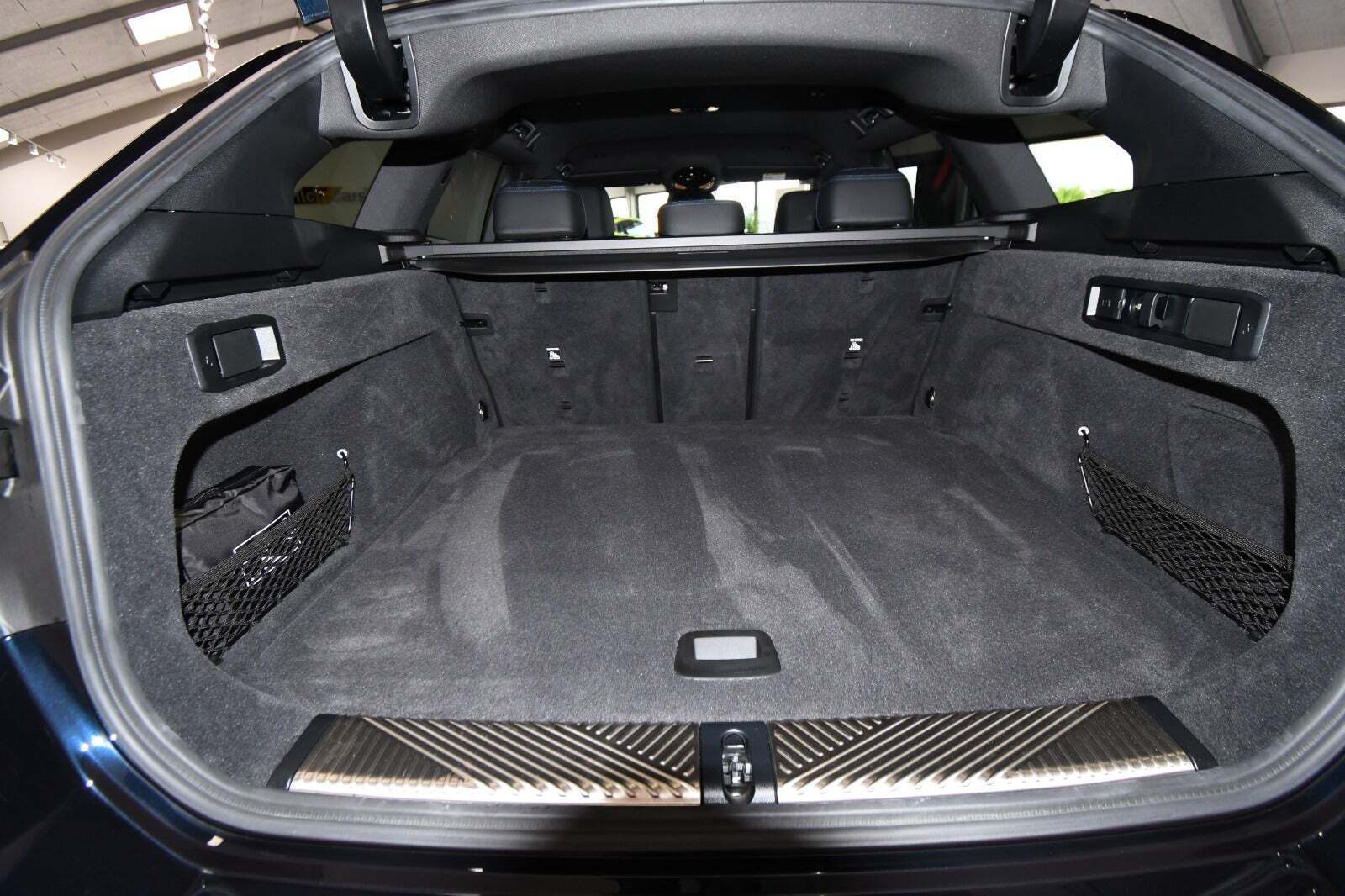 Sort BMW i5 fra 2025