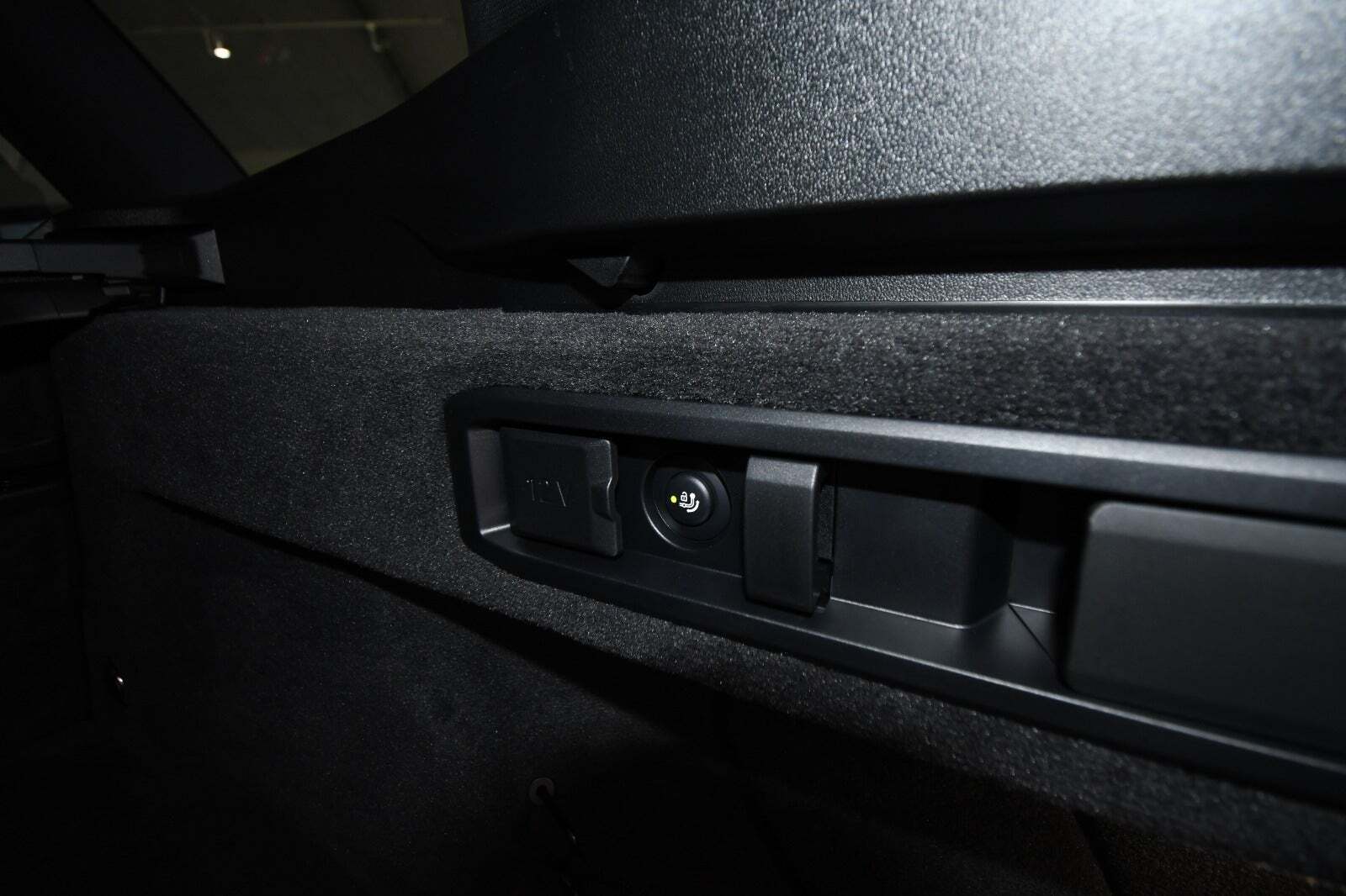 Sort BMW i5 fra 2025