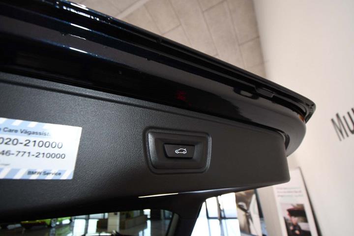 Sort BMW i5 fra 2025