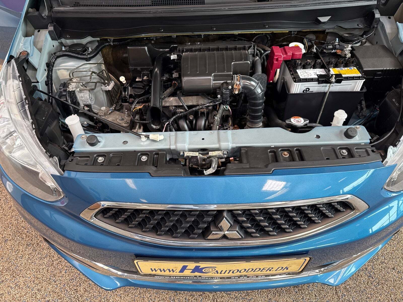 Blå Mitsubishi Space Star fra 2020