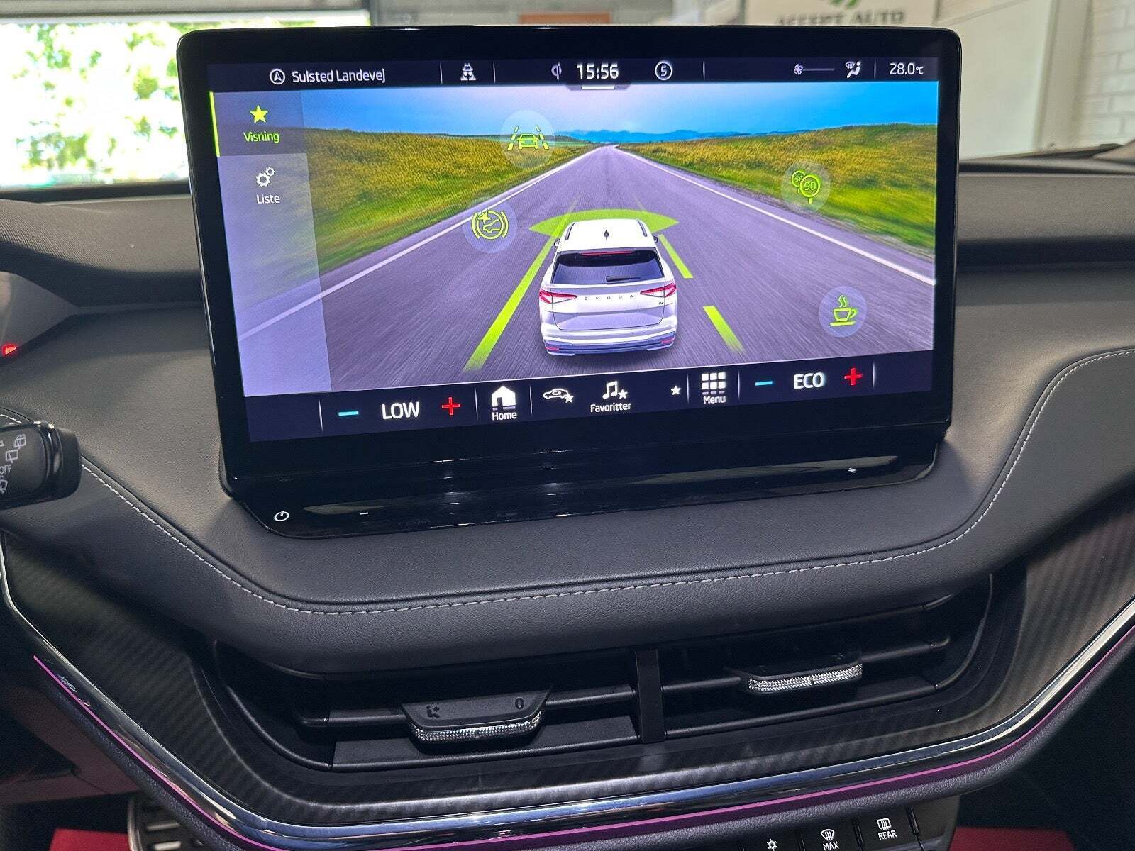 Blå Skoda Enyaq fra 2021