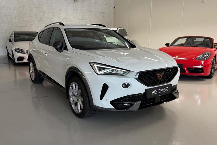 Hvid Cupra Formentor fra 2022 set udefra
