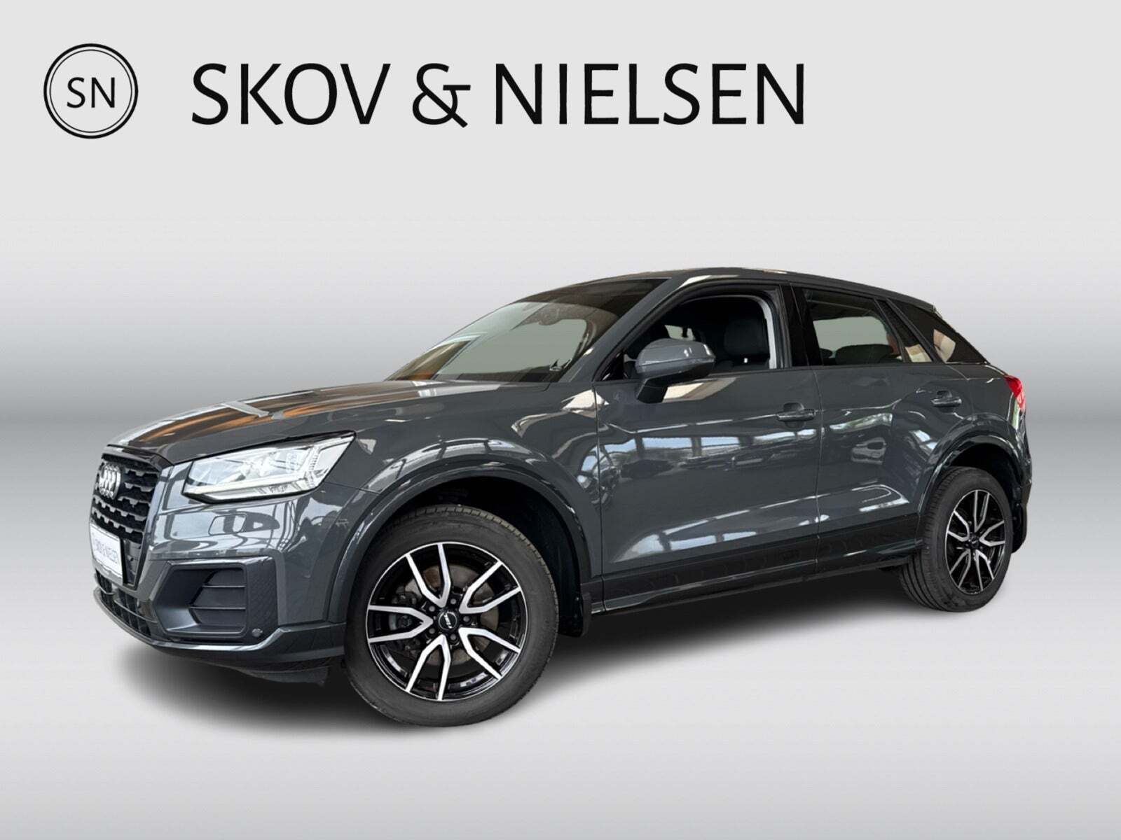Grå Audi Q2 fra 2018 set udefra