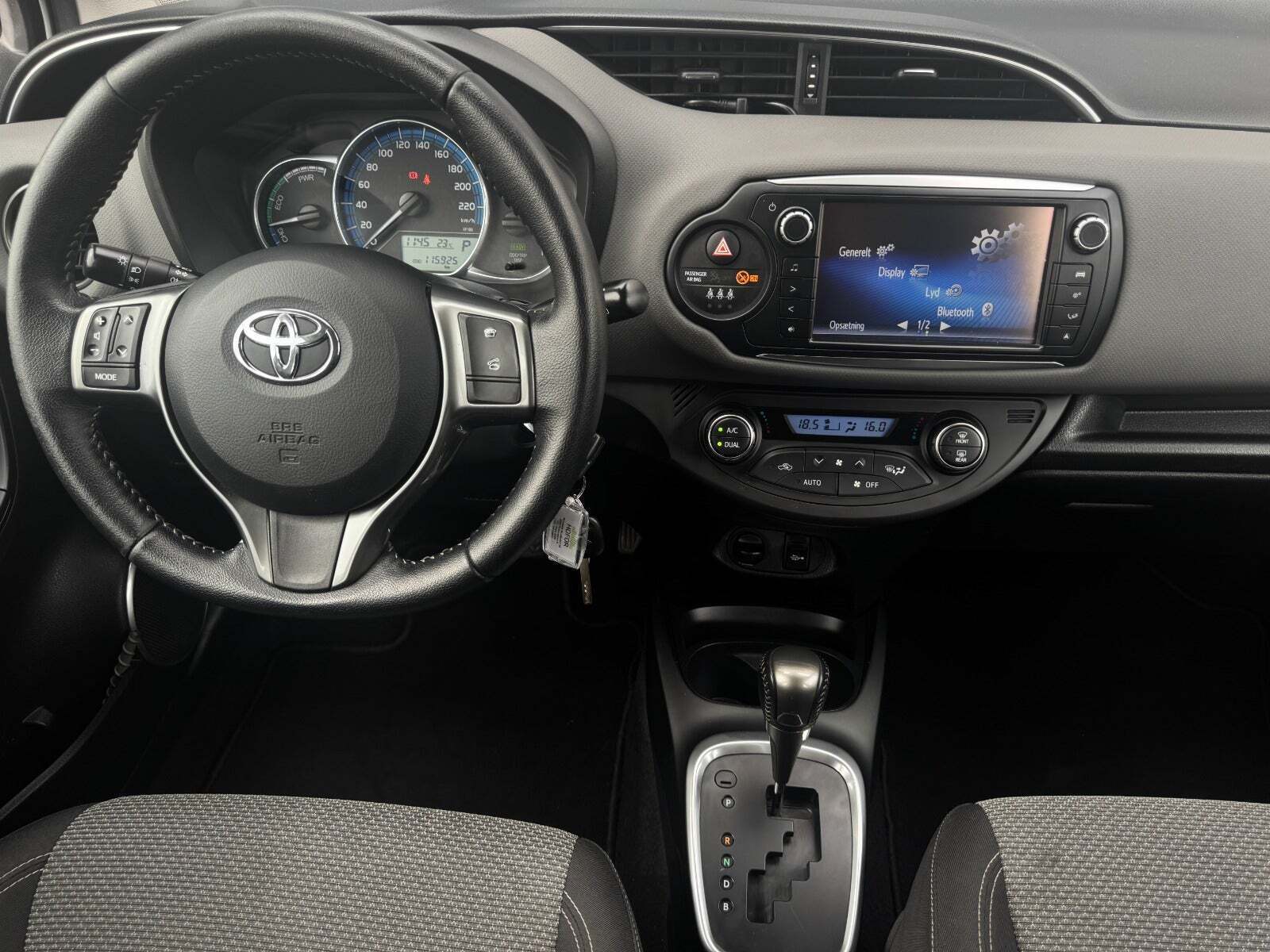 undefined Toyota Yaris fra 2015