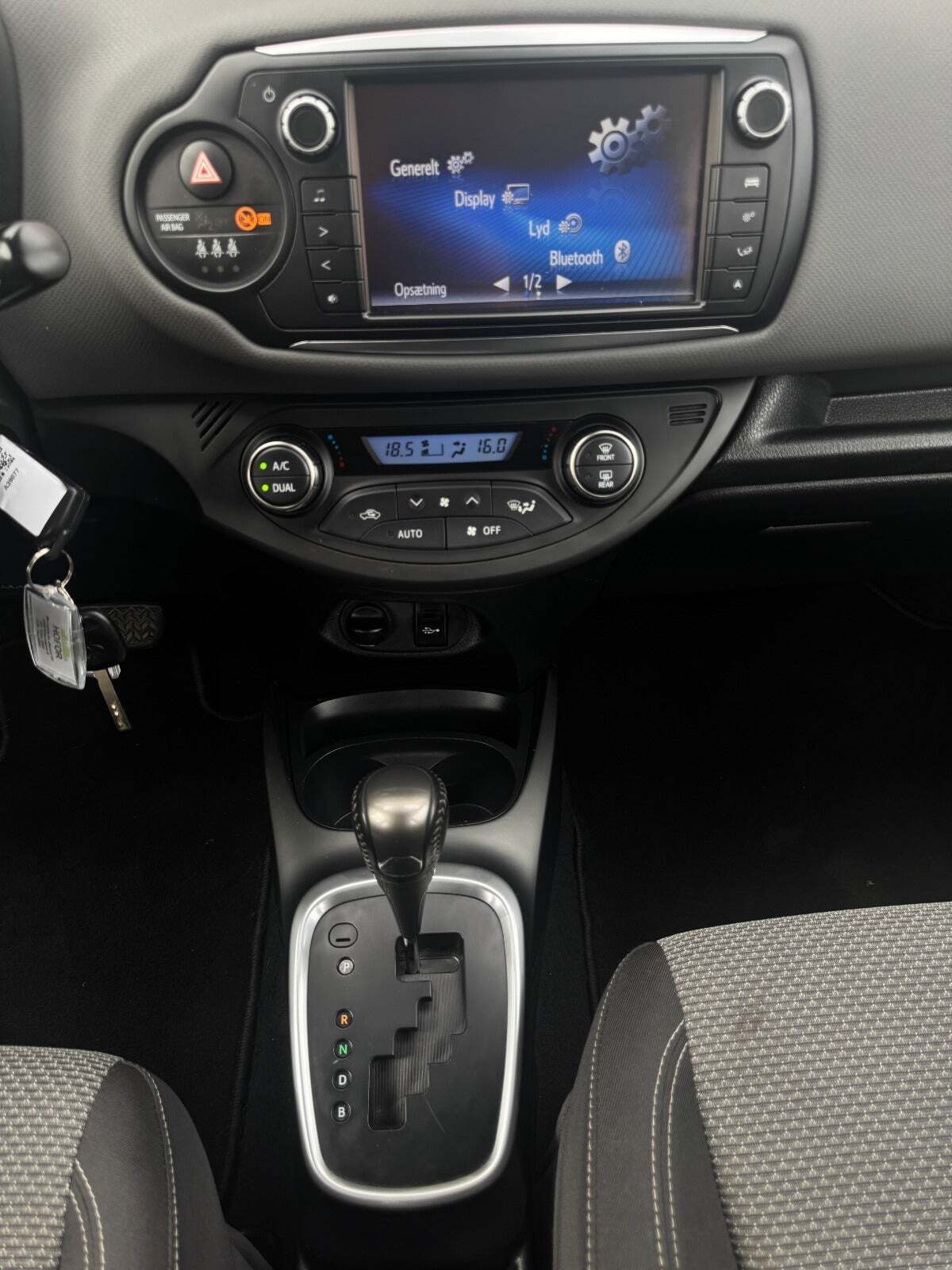 undefined Toyota Yaris fra 2015