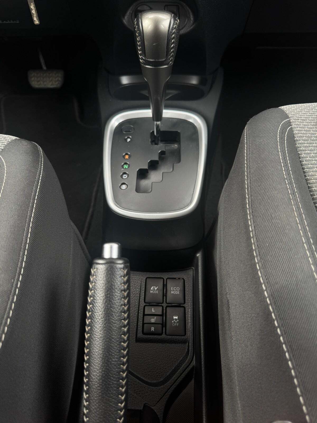 undefined Toyota Yaris fra 2015