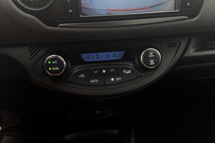 undefined Toyota Yaris fra 2015