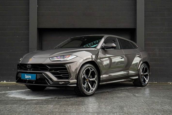 Grå Lamborghini Urus fra 2020