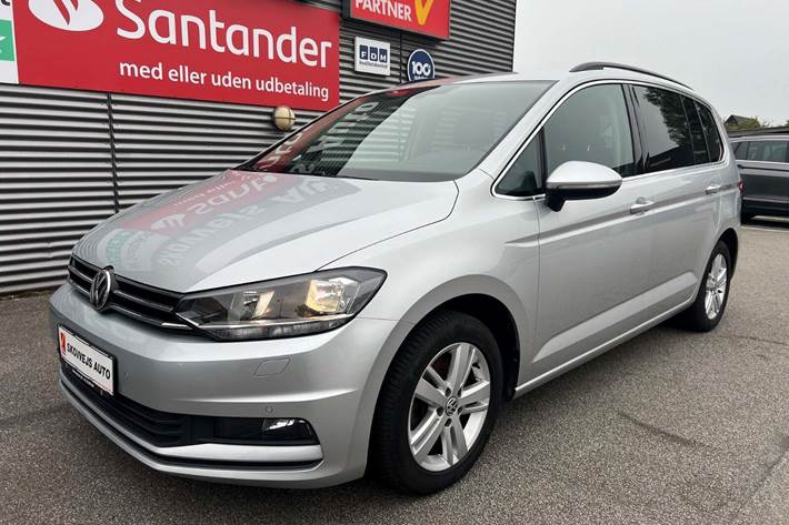 Sølv VW Touran fra 2020