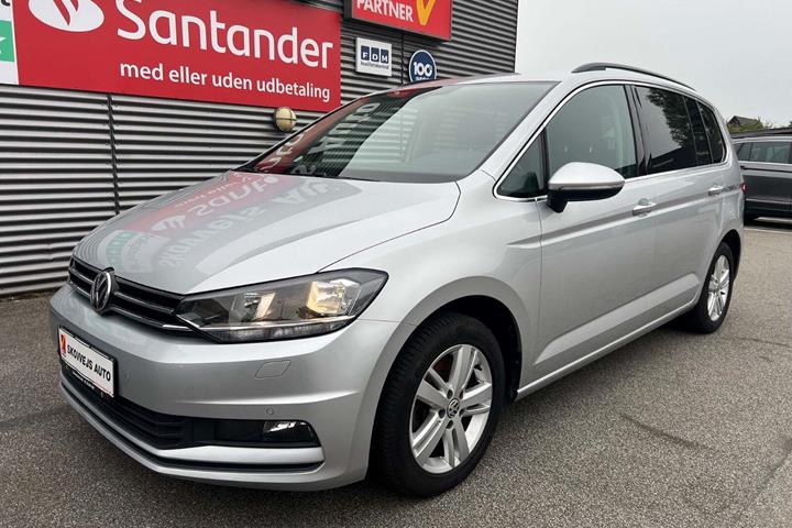 Sølv VW Touran fra 2020