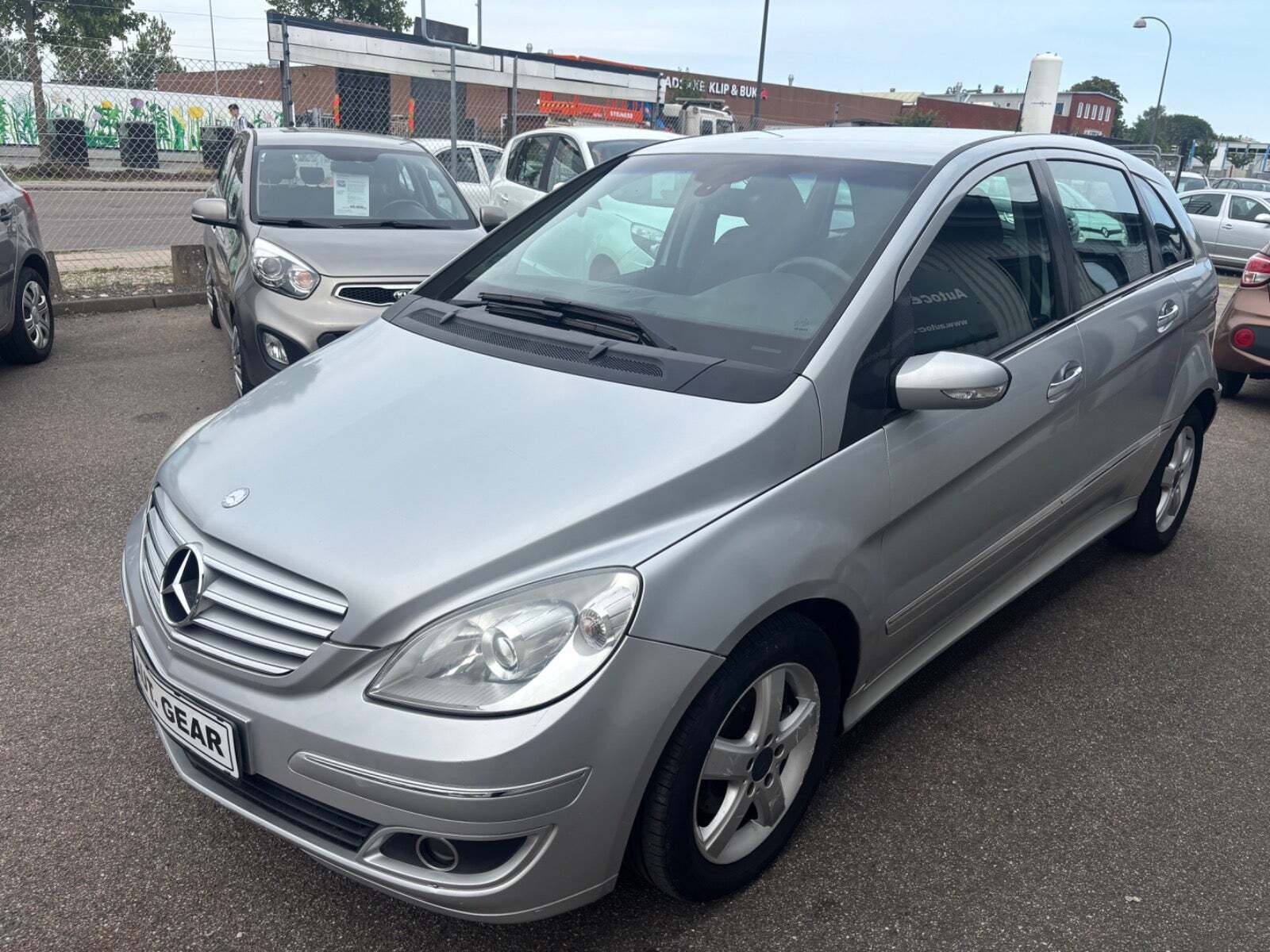 Sølv Mercedes B200 fra 2007