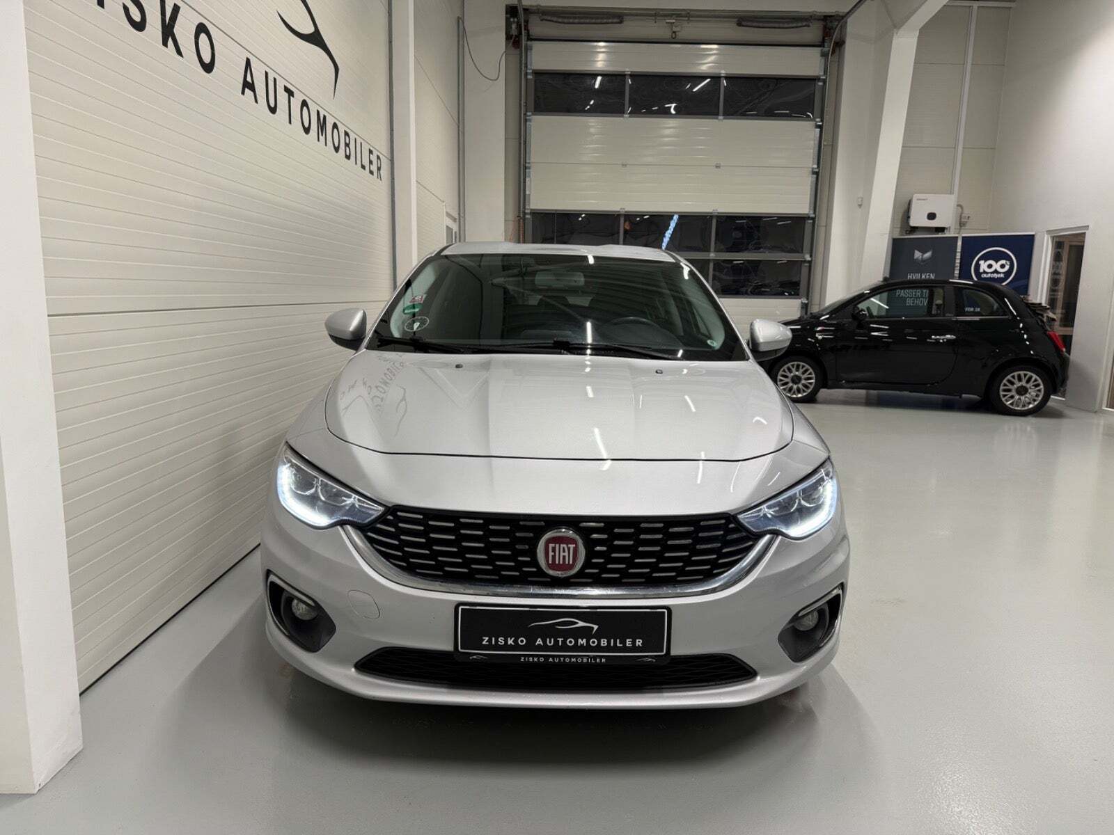 Sølv Fiat Tipo fra 2017