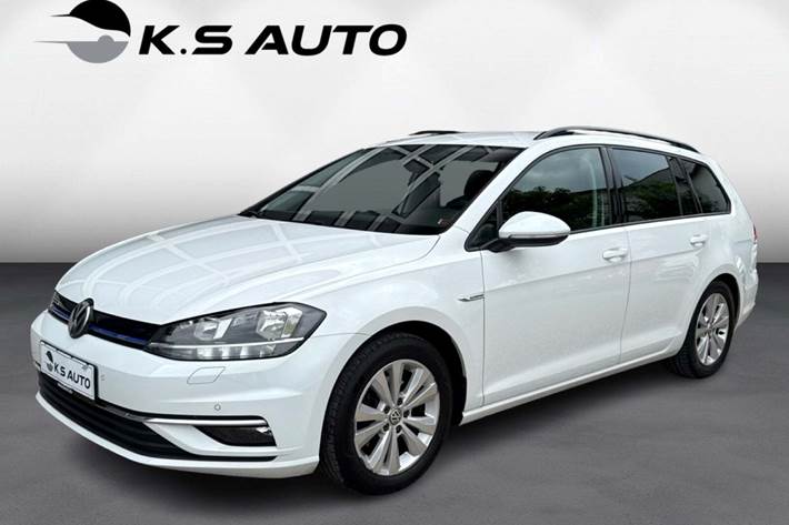 Hvid VW Golf VII fra 2019 set udefra