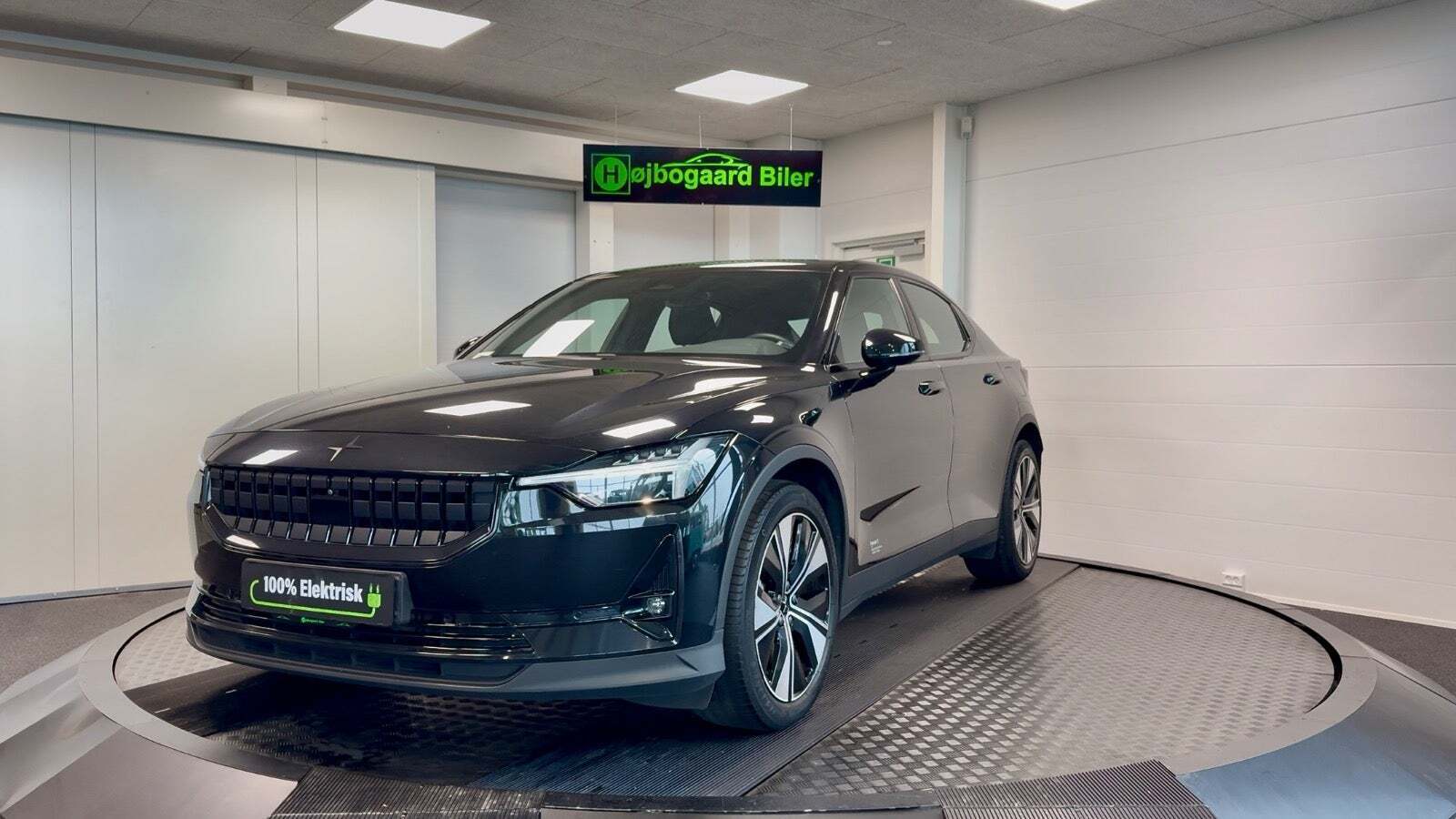 Sort Polestar 2 fra 2022 set udefra