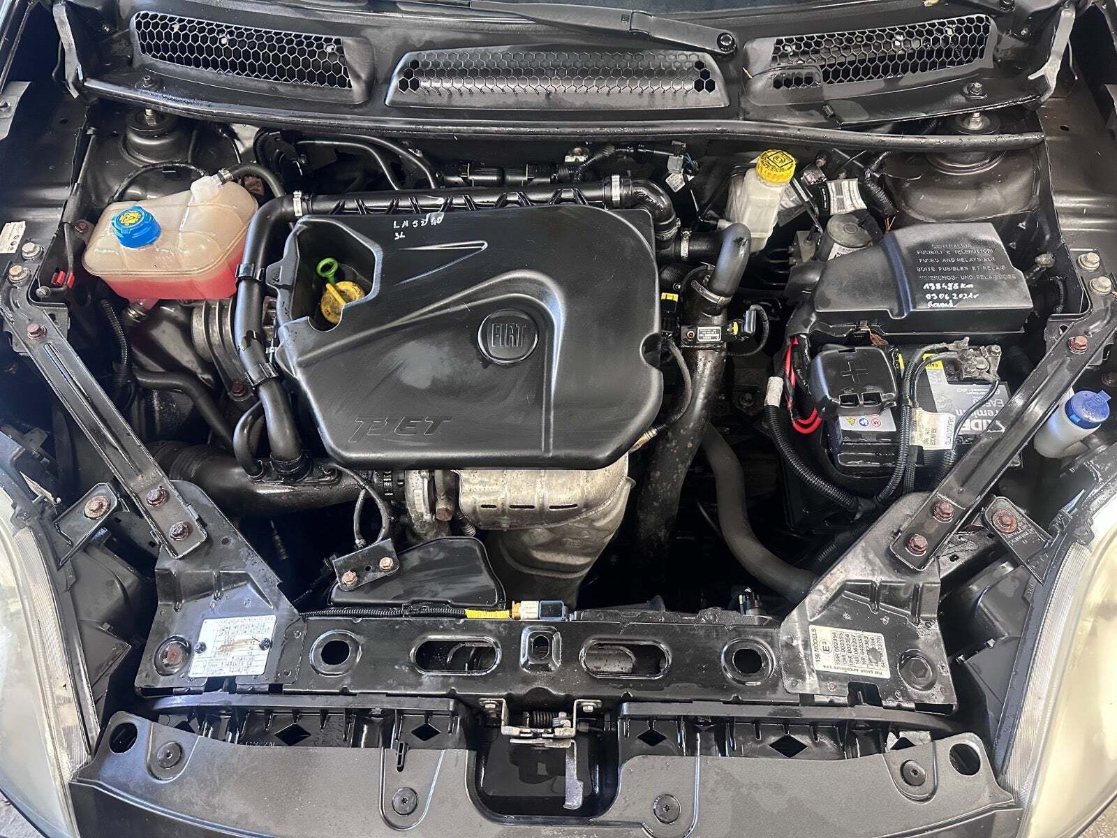 Grøn Fiat Bravo fra 2008 set udefra