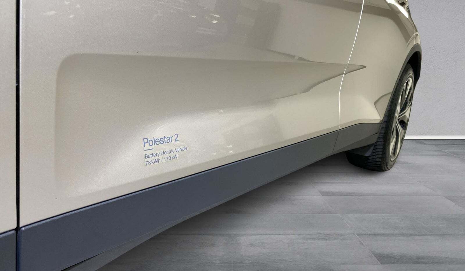 Beige Polestar 2 fra 2023