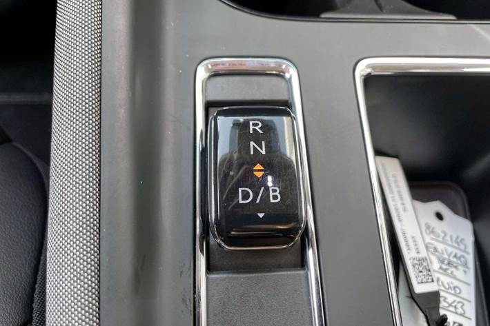 Hvid Skoda Enyaq fra 2023