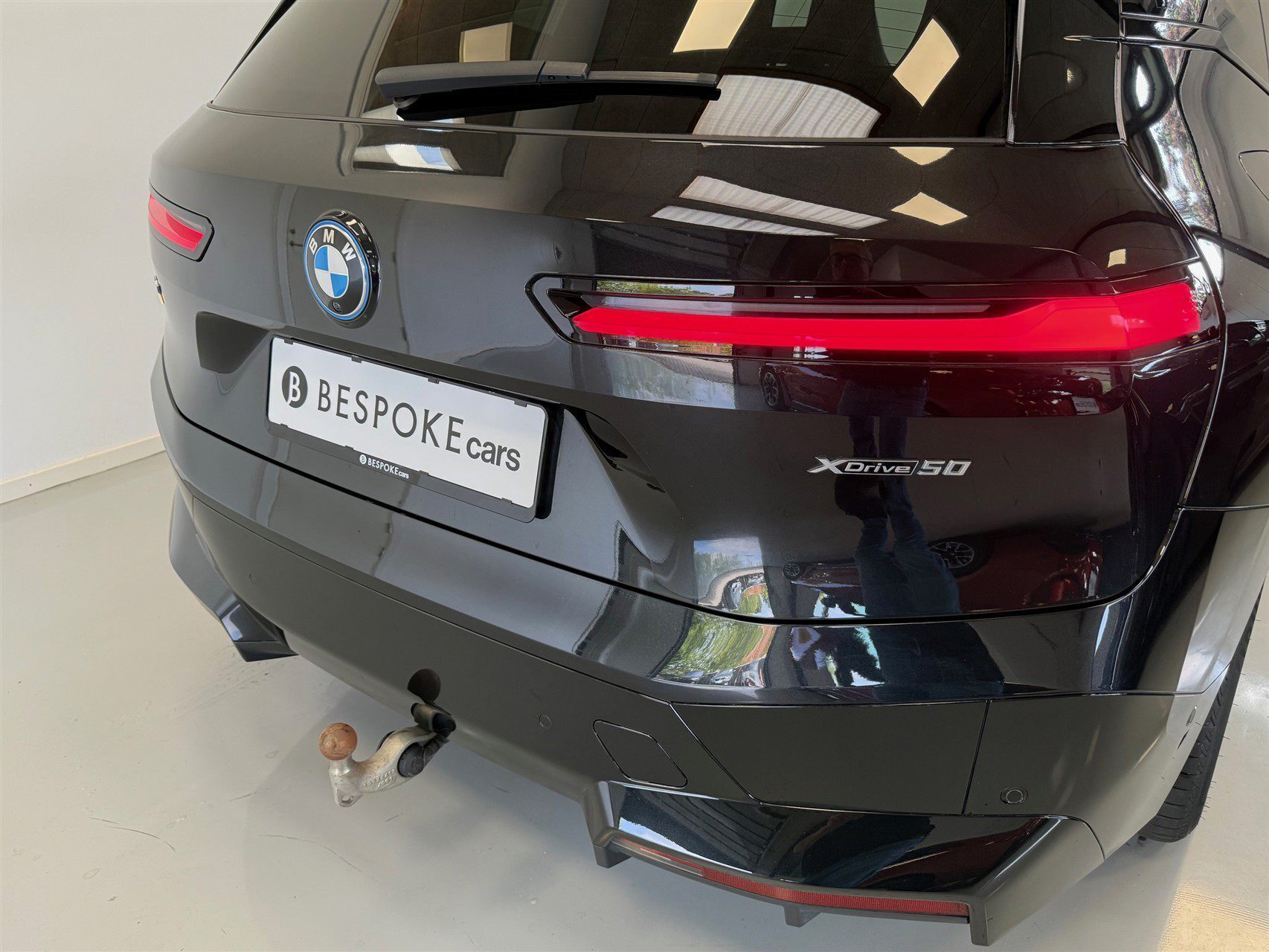 Sort BMW iX fra 2024