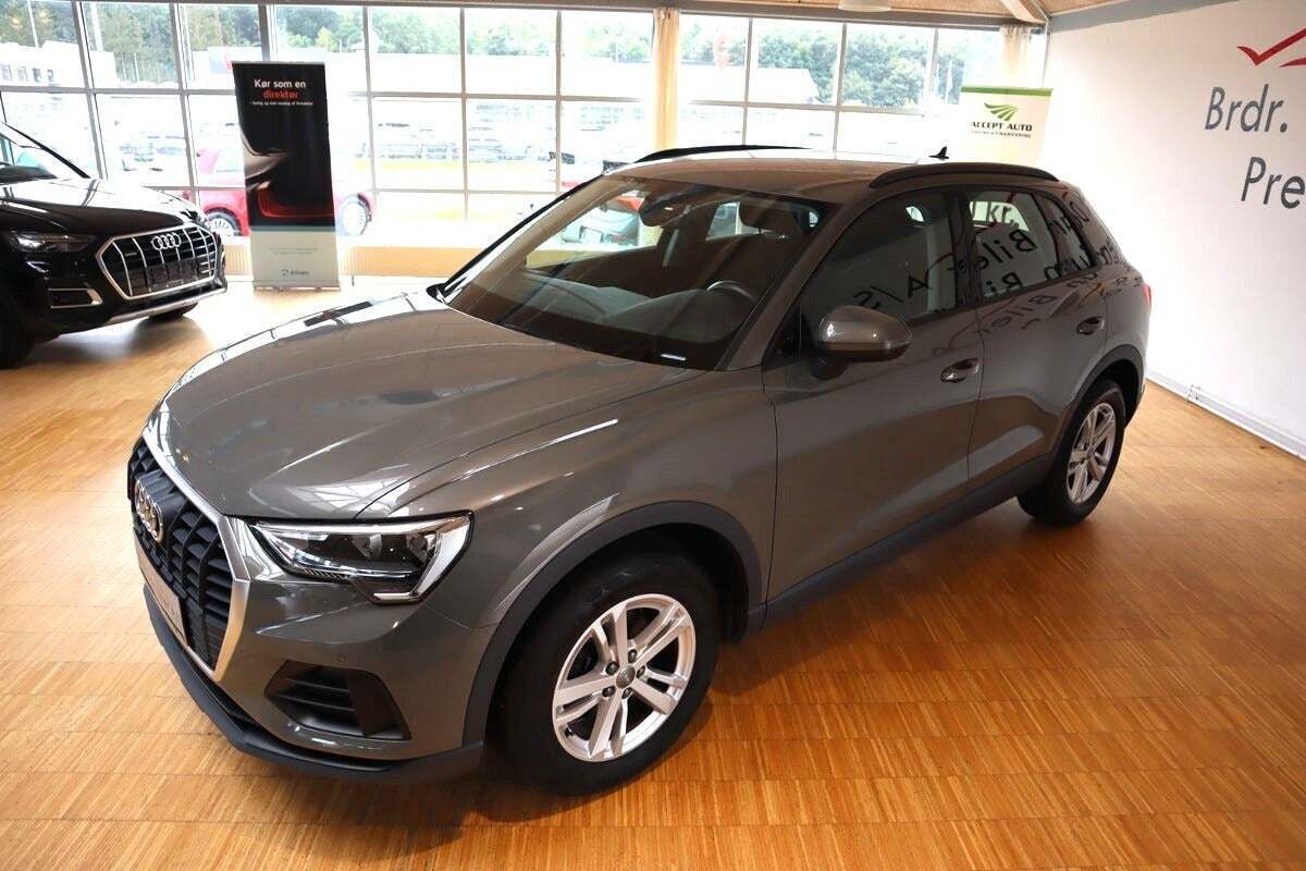 Grå Audi Q3 fra 2020