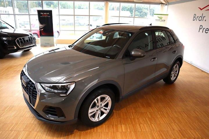Grå Audi Q3 fra 2020