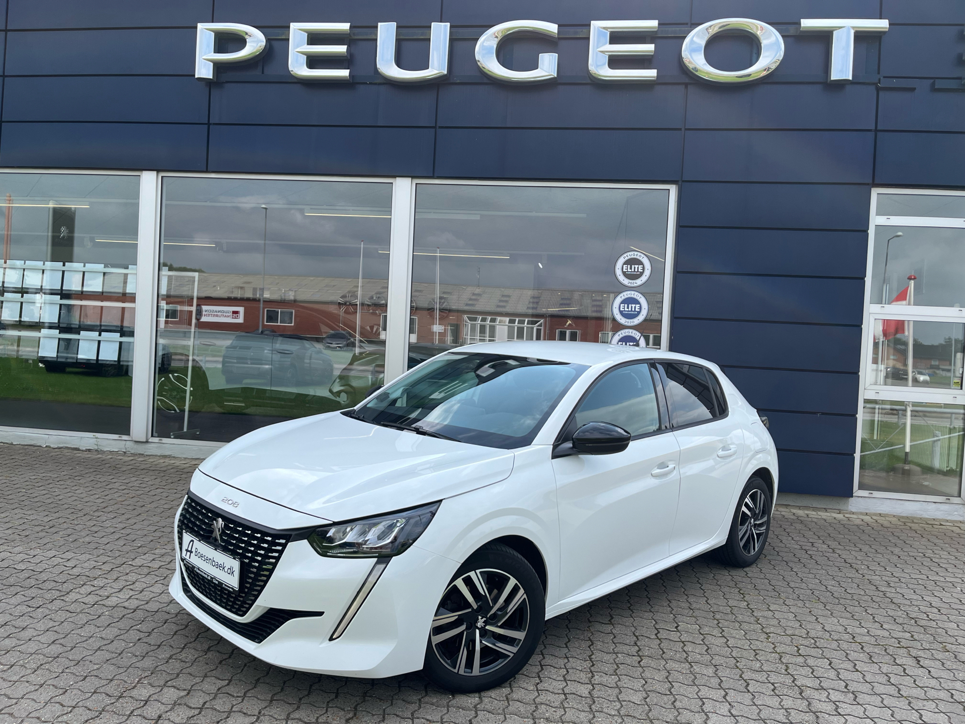 Peugeot 208 1,2 PureTech Allure 100HK 5d 6g