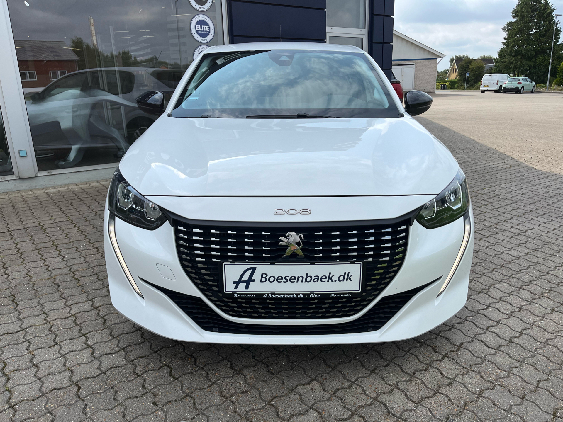 Peugeot 208 1,2 PureTech Allure 100HK 5d 6g