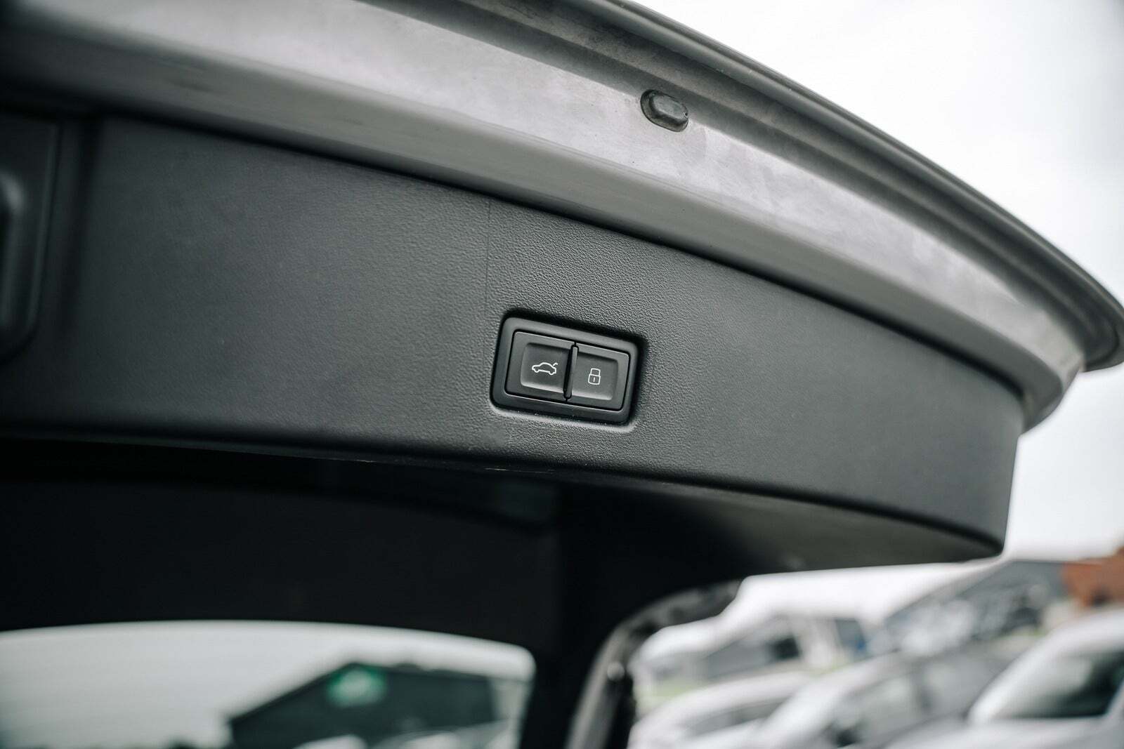 Grå Audi Q4 e-tron fra 2022