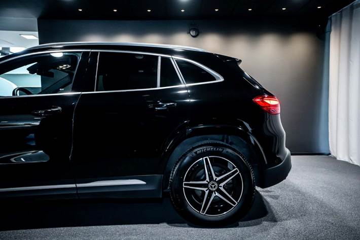 Sort Mercedes EQA250+ fra 2024