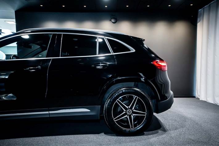 Sort Mercedes EQA250+ fra 2024