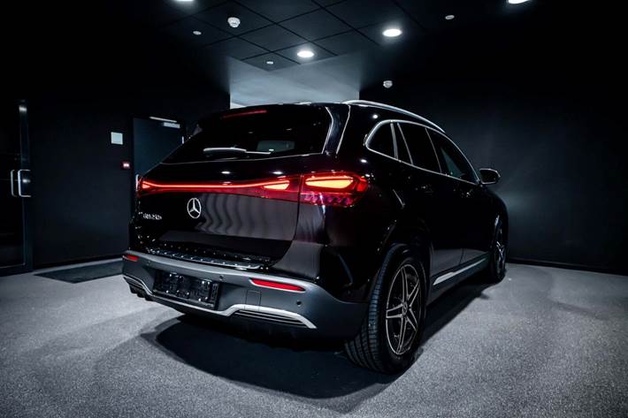 Sort Mercedes EQA250+ fra 2024