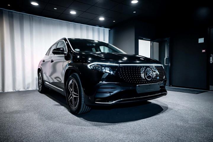 Sort Mercedes EQA250+ fra 2024