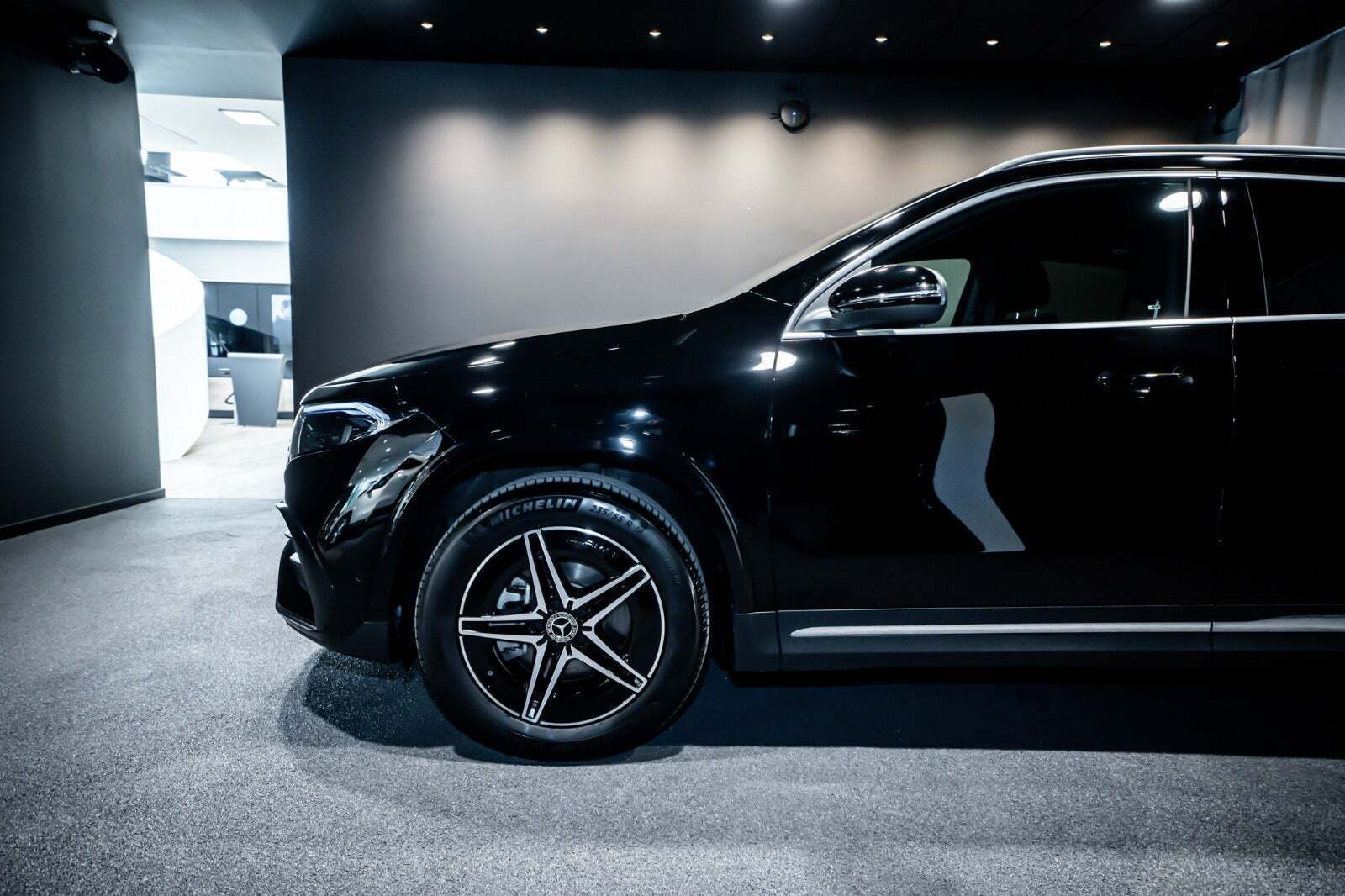 Sort Mercedes EQA250+ fra 2024