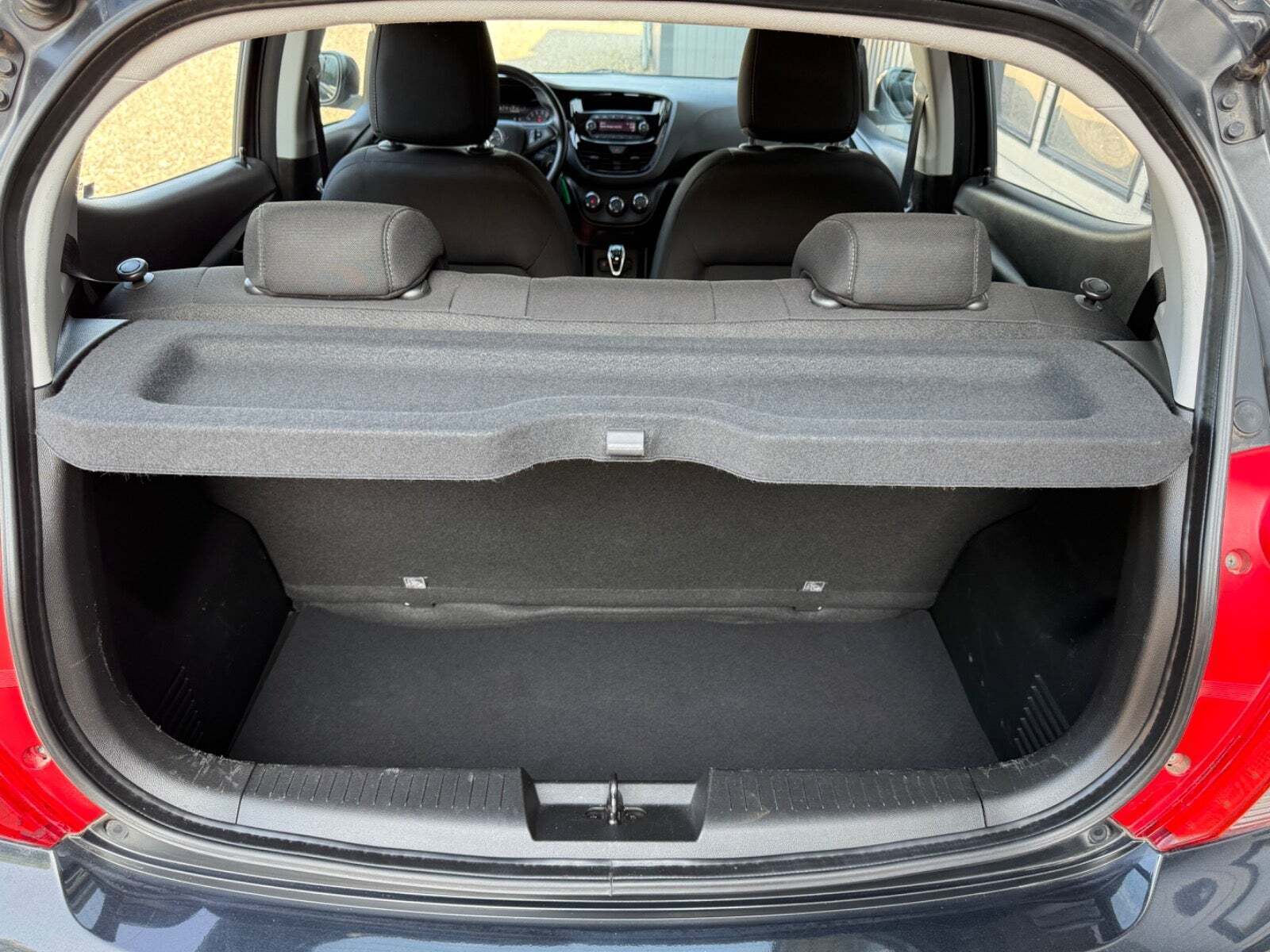 Sort Opel Karl fra 2016