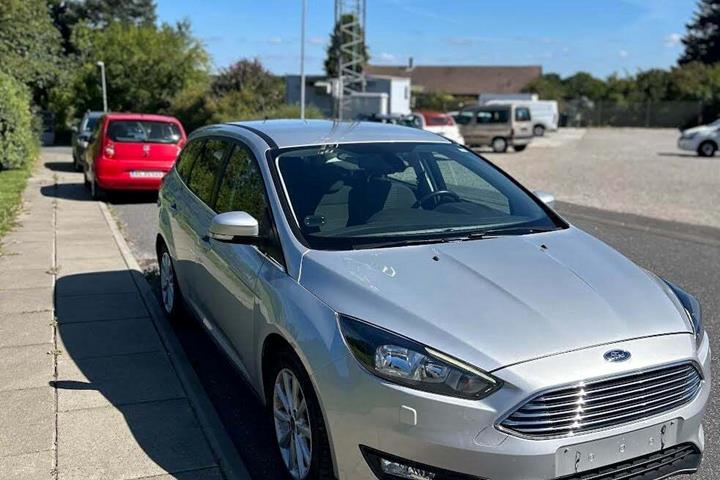 Sølv Ford Focus fra 2017