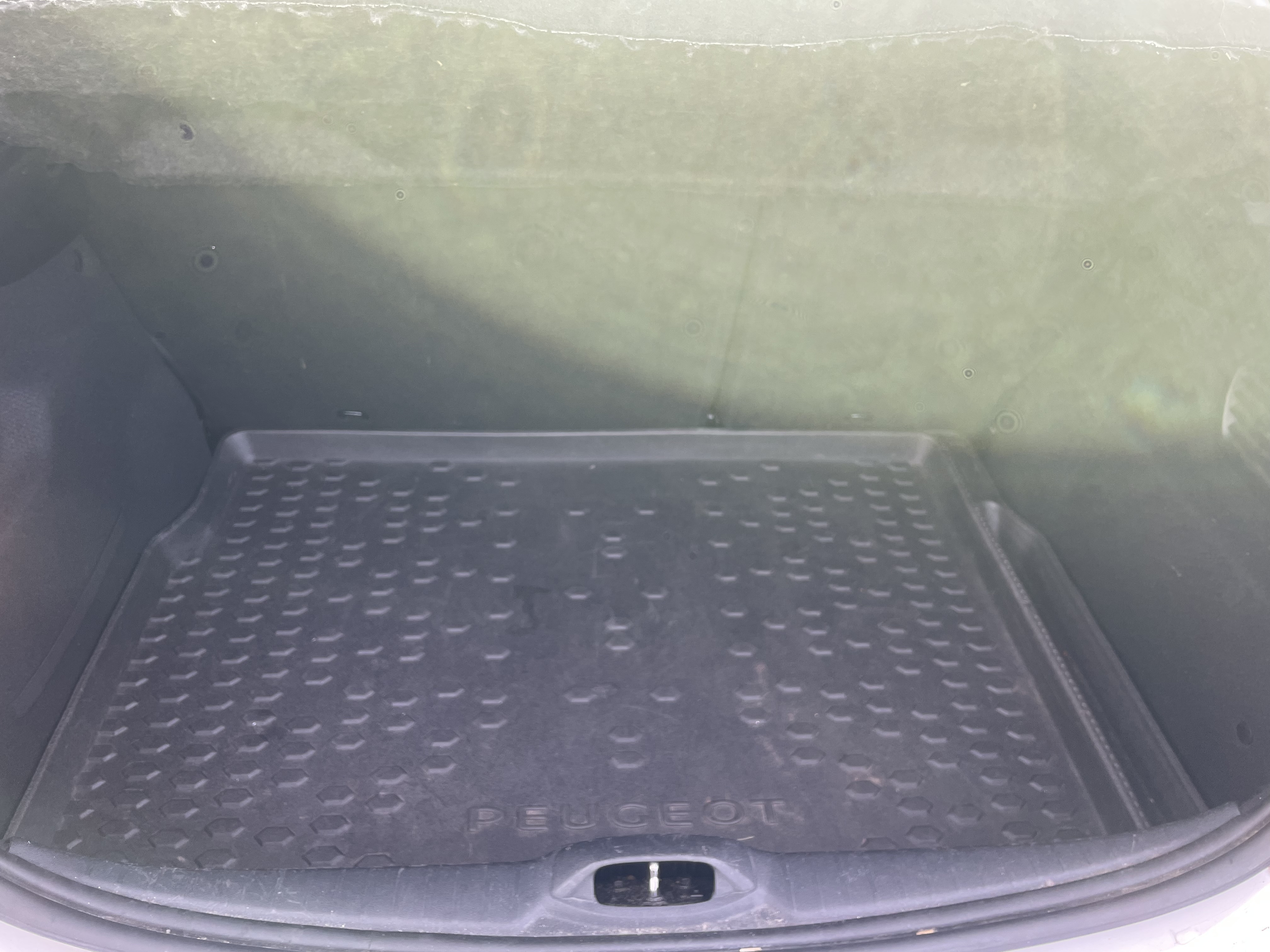 Hvid Peugeot 208 fra 2014