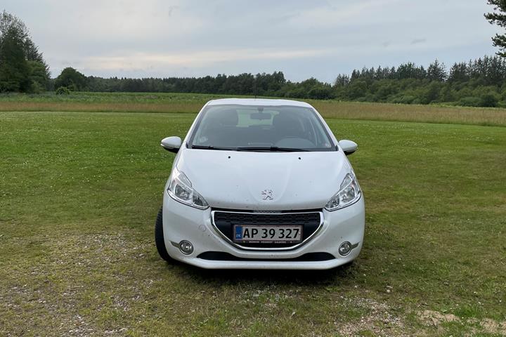 Hvid Peugeot 208 fra 2014