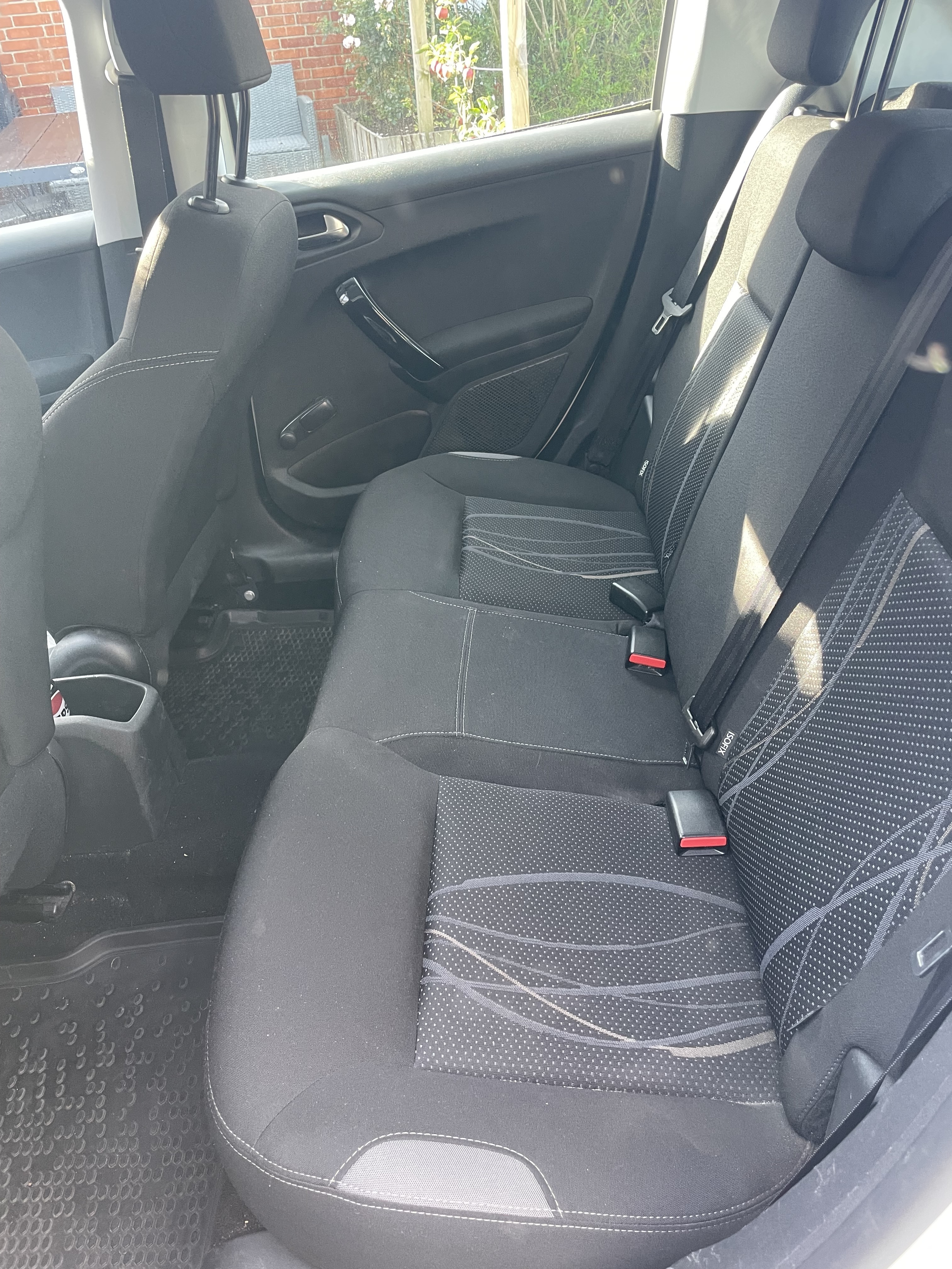 Peugeot 208 1,6 e-HDi 5D