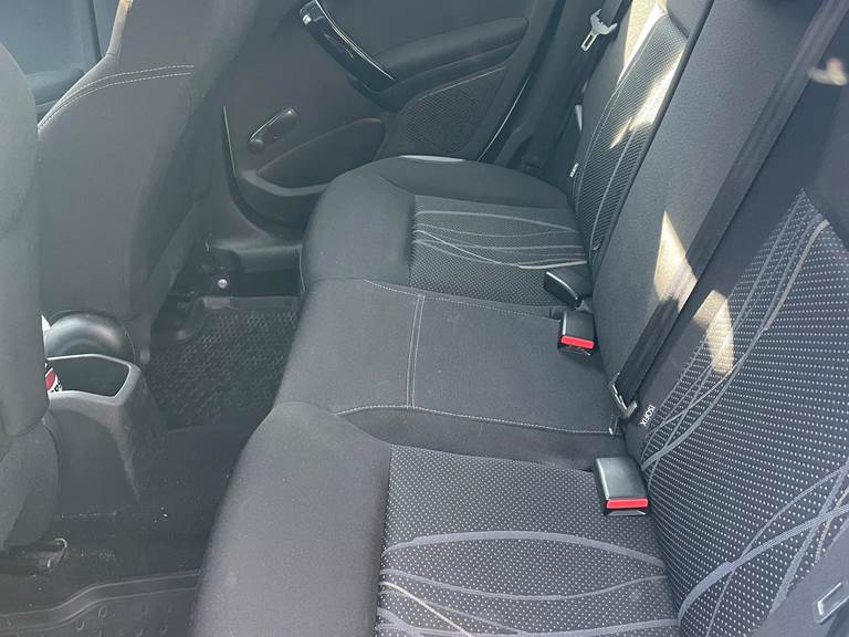 Peugeot 208 1,6 e-HDi 5D