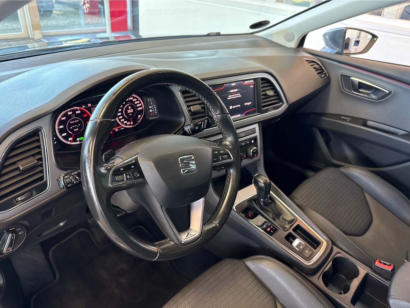 Grå Seat Leon fra 2018