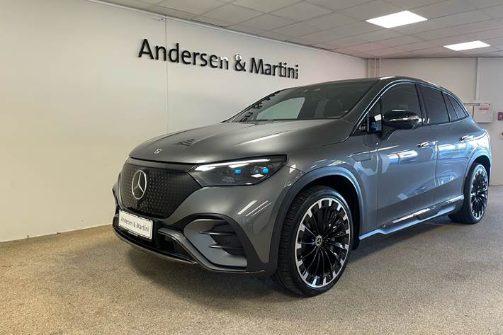 Grå Mercedes EQE 350 fra 2023 set udefra