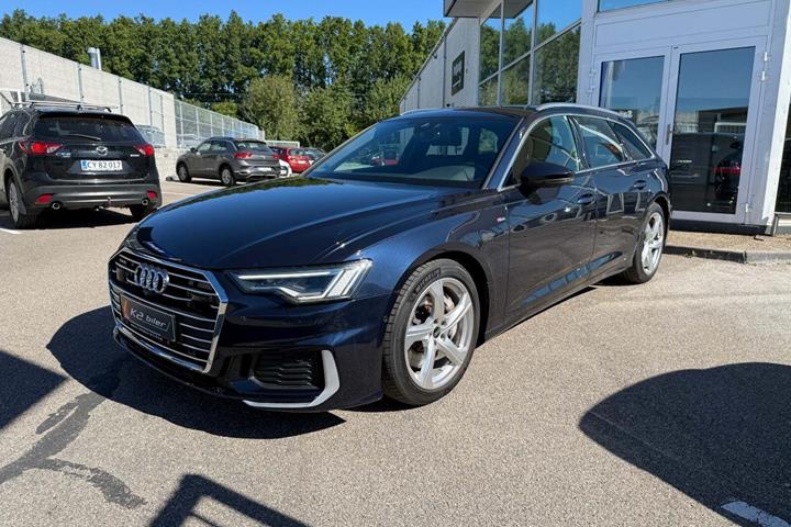 Blå Audi A6 fra 2022