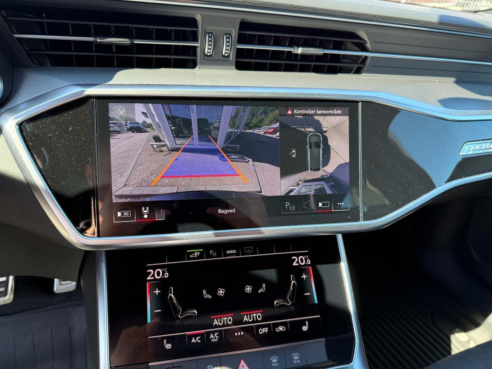 Blå Audi A6 fra 2022