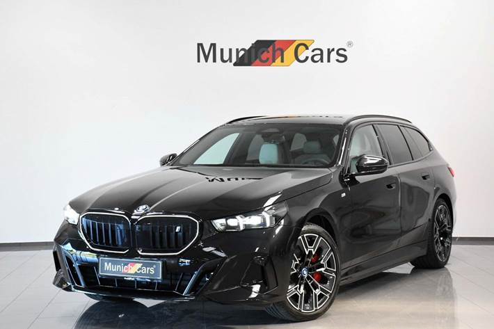 Sort BMW i5 fra 2025 set udefra