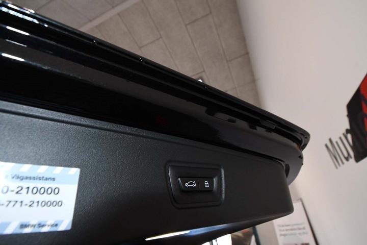 Sort BMW i5 fra 2025