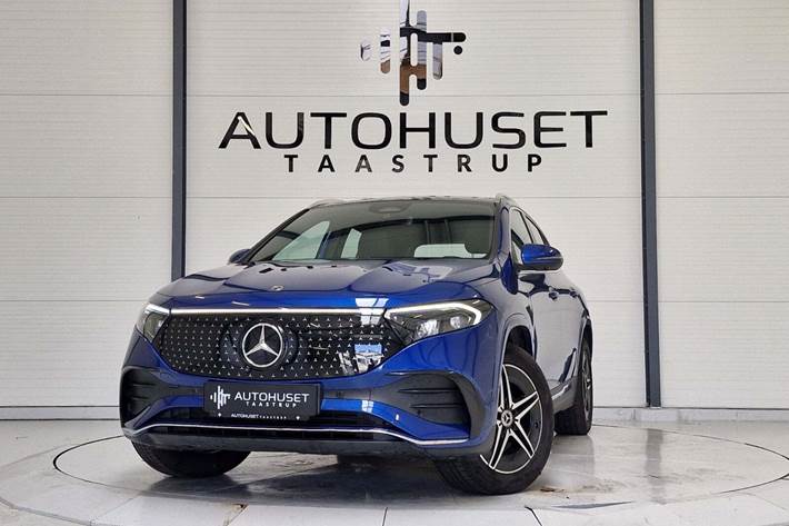 Blå Mercedes EQA250+ fra 2024 set udefra