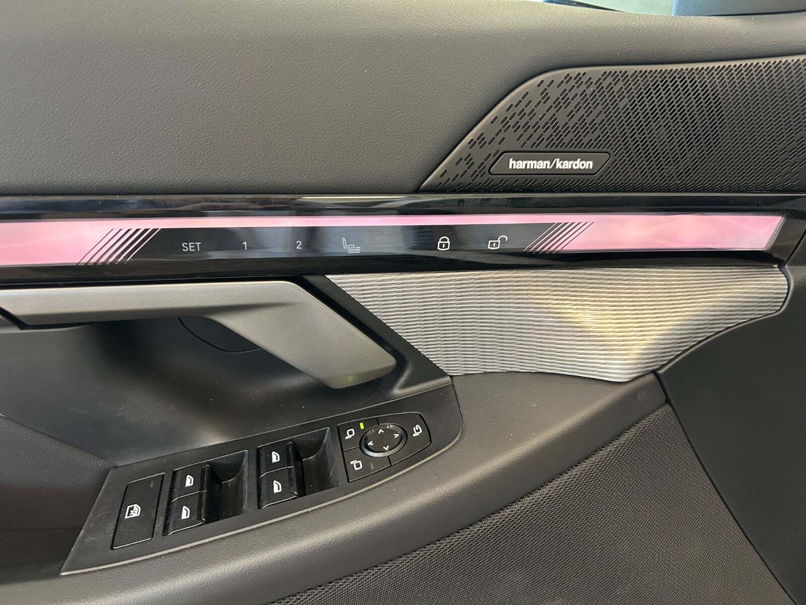Hvid BMW i5 fra 2024